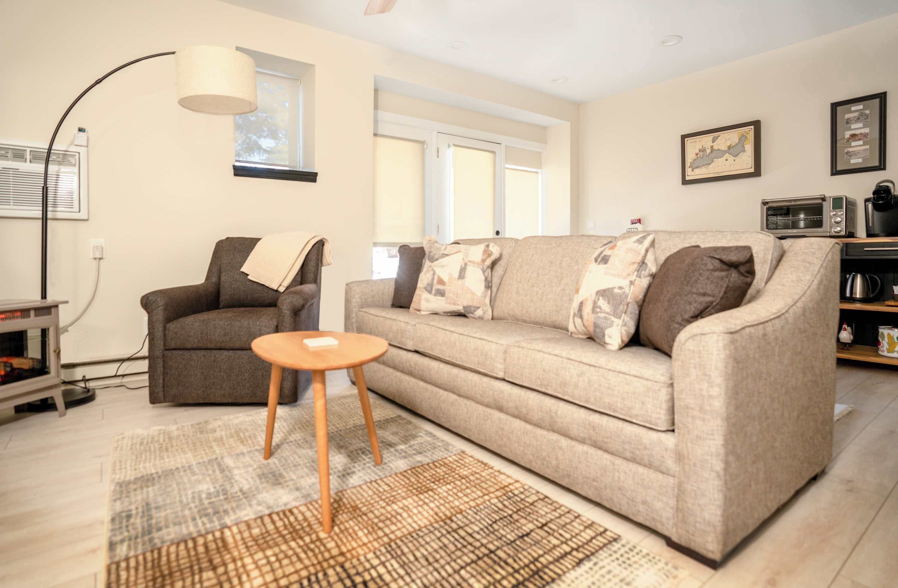 Condo, 1 cama Queen e sofá-cama, lareira (Poolside at Hayloft) | Área de estar