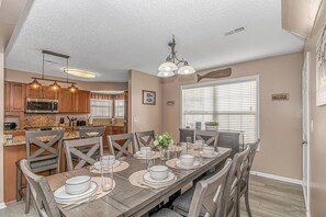 Dining - NEW Family Oasis w Dual King Suites Near the Ocean (North Myrtle Beach)