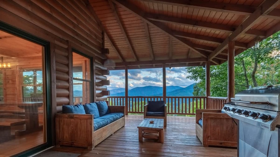 Waynesville Mtn Cabin-scenic Views Relaxing Hottub