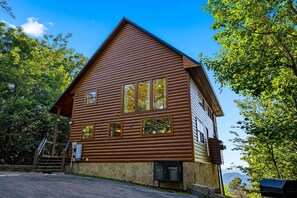 Unclassified image, 4 of 79, button - Mountain Top Cabin With Views Hot Tub and Arcade (Sevierville)