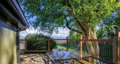 4BR 3BA Cabin w Games Hot Tub Near Smoky Mtns