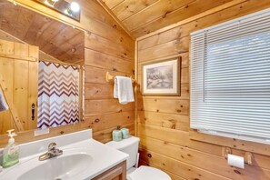 Suite | 3 bedrooms, Internet - Quiet 3 3 on 1 Acre 15 Min to Downtown PF (Sevierville)