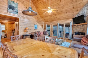 House | 3 bedrooms, Internet - Quiet 3 3 on 1 Acre 15 Min to Downtown PF (Sevierville)