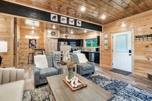 Suite | 5 bedrooms, Internet - Modern 5 Bedroom Cabin Close-dollywood Game Room (Pigeon Forge)