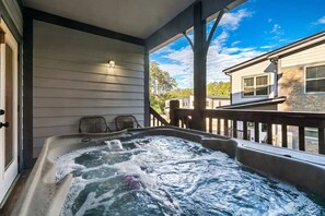 Suite | 5 bedrooms, Internet - Modern 5 Bedroom Cabin Close-dollywood Game Room (Pigeon Forge)