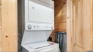 Suite - Modern 5 Bedroom Cabin Close-dollywood Game Room (Pigeon Forge)