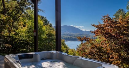 Luxury Lakeview Cabin With Hot Tub and Game Room