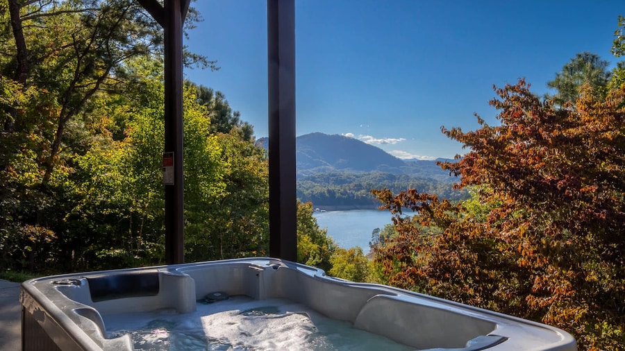 Luxury Lakeview Cabin With Hot Tub and Game Room
