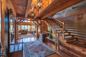 Suite | 5 bedrooms