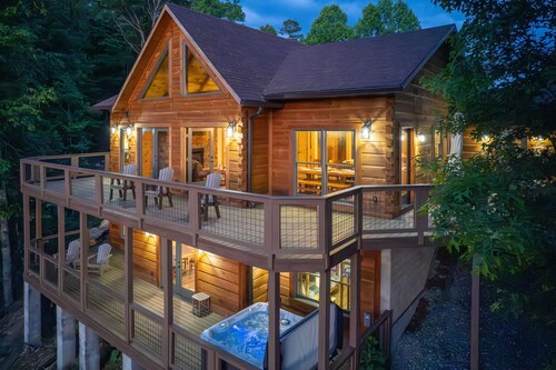 Luxury Cabin Lake View Access Theater Game Room