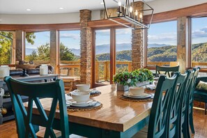 Suite | 5 bedrooms - 5B 4B Luxe Cabin w Hot Tub Firepit Game Room (Sevierville)