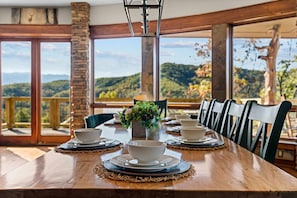 House | 5 bedrooms - 5B 4B Luxe Cabin w Hot Tub Firepit Game Room (Sevierville)