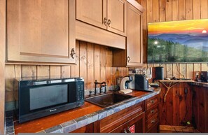 Suite - 5B 4B Luxe Cabin w Hot Tub Firepit Game Room (Sevierville)