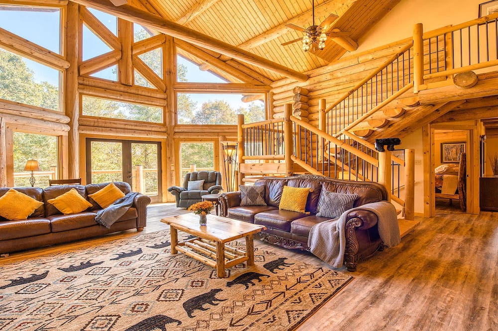 Private Mountain Cabin Getaway in Sylva