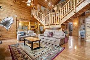 4 bedrooms, Internet - 5BR Cabin w Yard Office Hot Tub Firepit (Sevierville)