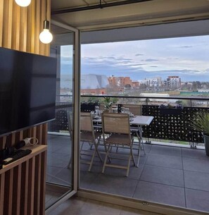 Outdoor dining - Magnificent T2 Zenith Cartoucherie view with parking (Toulouse)