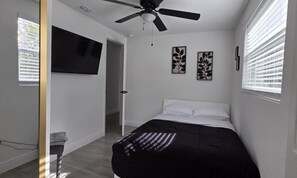 3 habitaciones, escritorio, tabla de planchar con plancha y wifi 