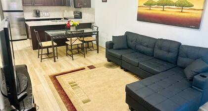 Two bedroom Dundas and Trafalgar