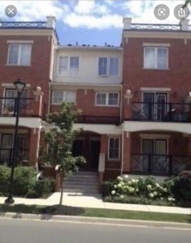 Two bedroom Dundas and Trafalgar