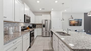 Villa (5 Bedrooms) | Private kitchen | Microwave, oven, stovetop, dishwasher
