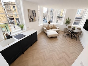 Living area - Castle Chambers Serviced Apartments (Lancaster)