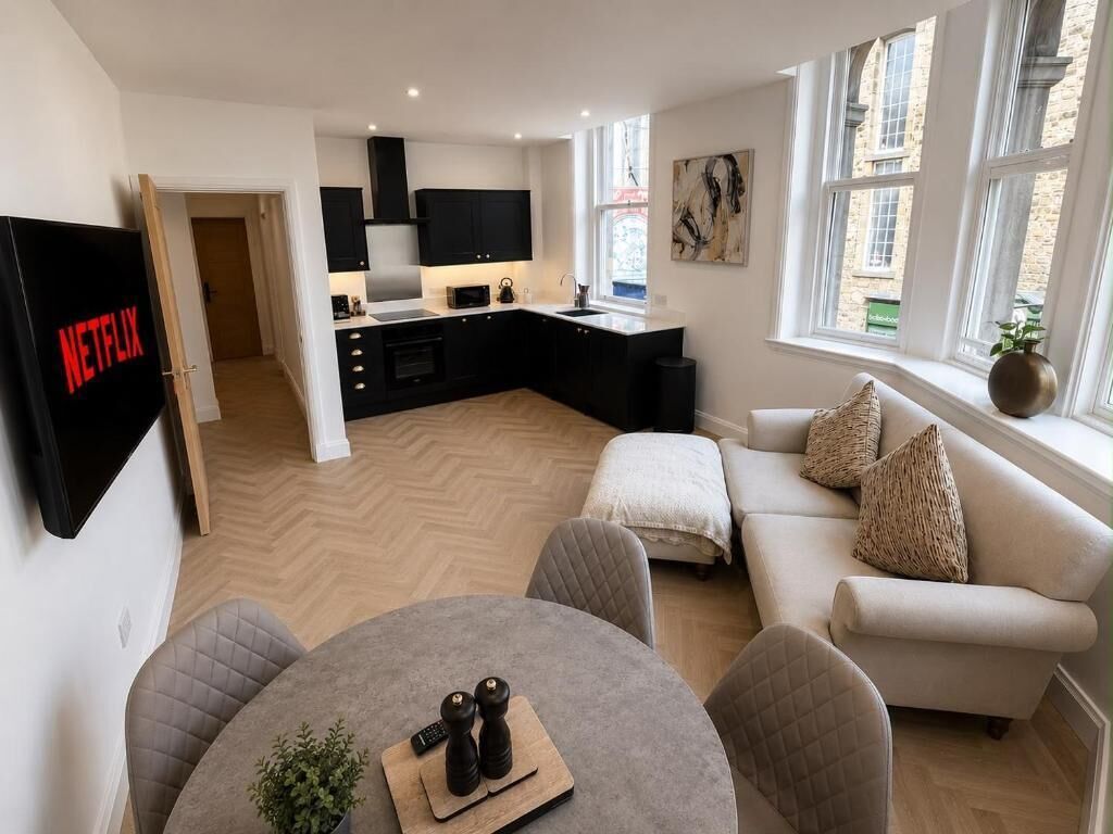 City Apartment, City View | Seterika/papan seterika, Wi-fi percuma 