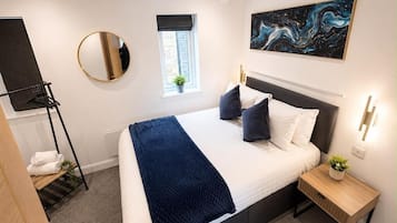 City Apartment, Balcony, City View | Iron/ironing board, free WiFi