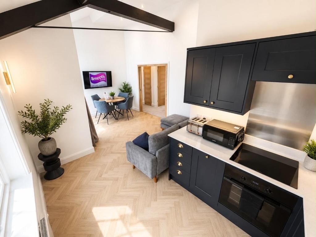 City-Apartment, Balkon, Stadtblick | Eigene Küche