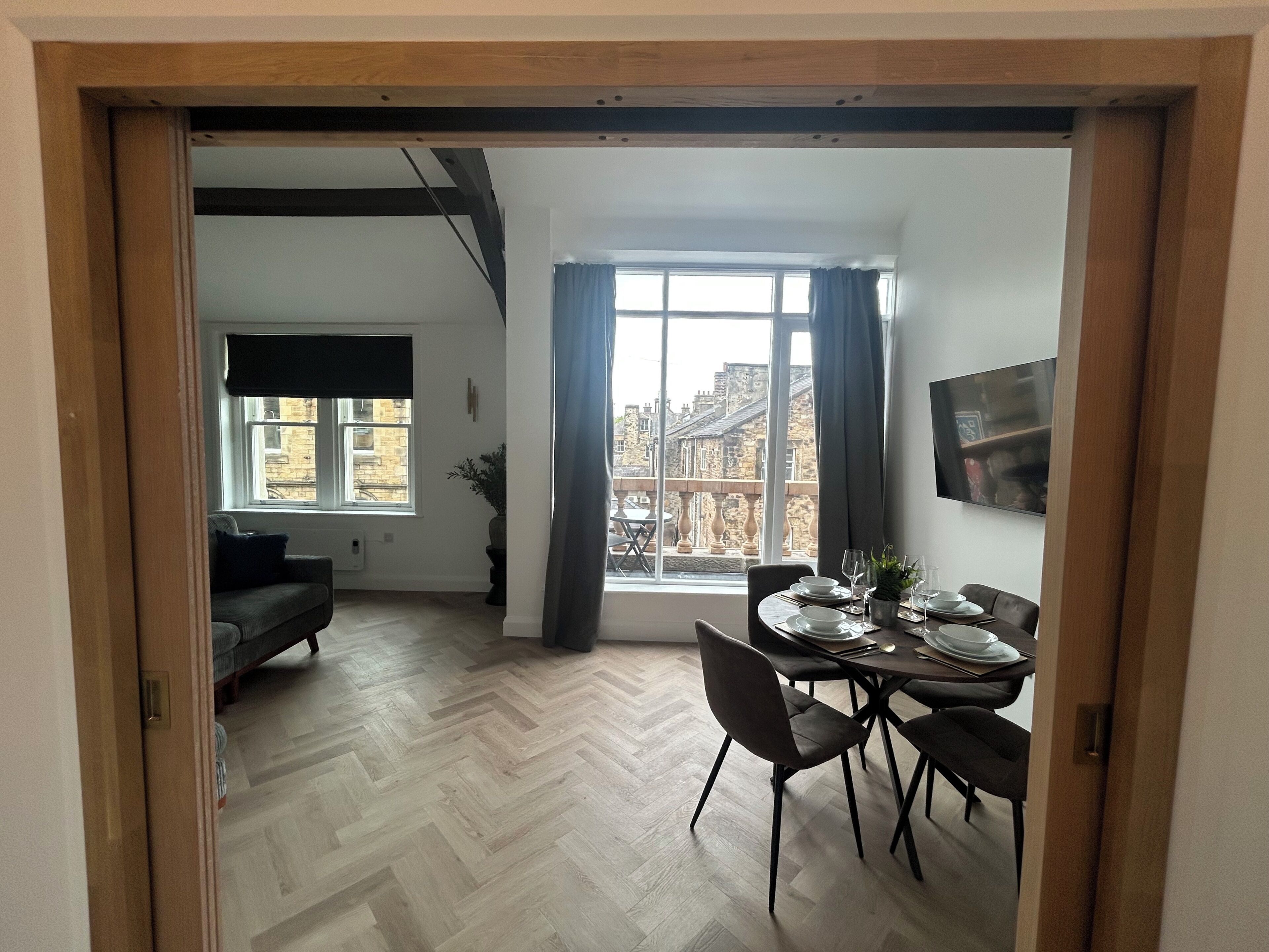 Apartament urbà, balcó, vistes a la ciutat | Sala d'estar