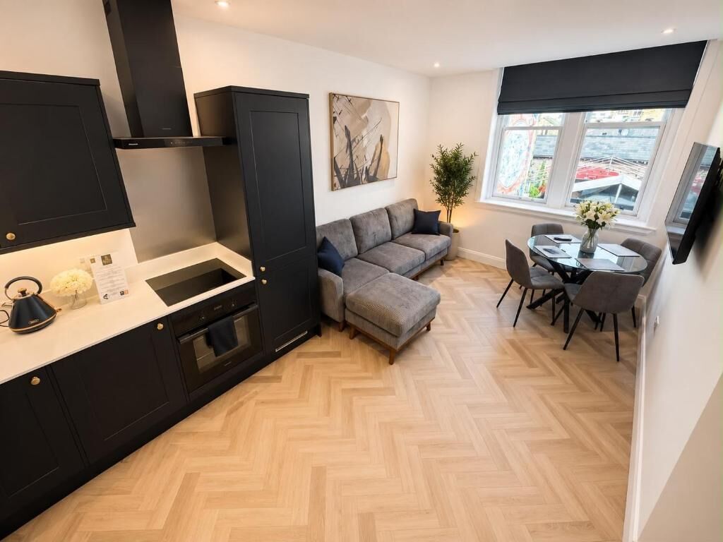 City Apartment, City View | Living area