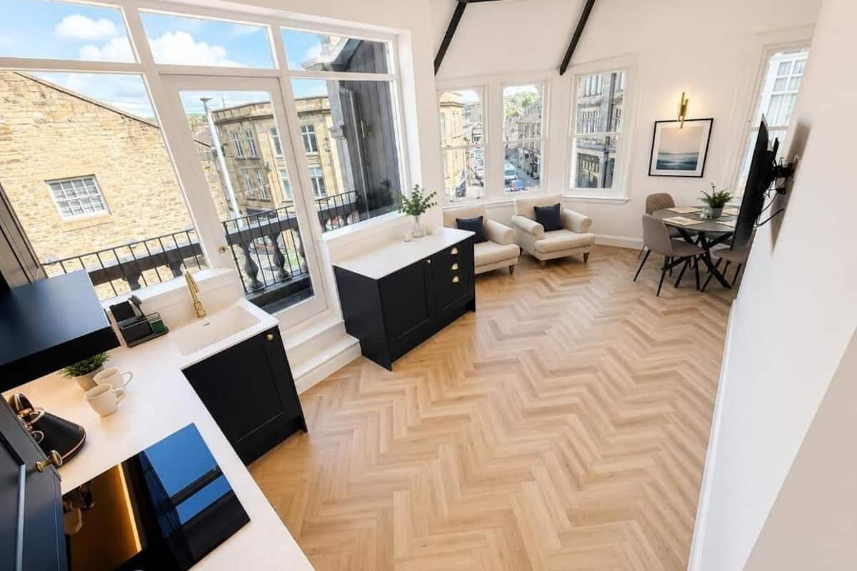 City Apartment, Balcony, City View | Living area