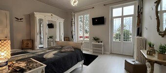Bed and Breakfast 'Chambre D'hôte - Le Chalêt' with Shared Terrace, Shared Garden and Wi-Fi