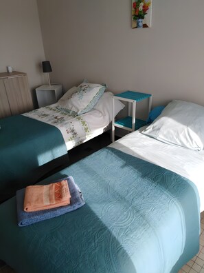 2 dormitorios, tabla de planchar con plancha, wifi y ropa de cama