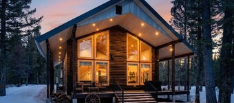 Cabin on The Rocks | Luxe Cabin w/ Hot Tub, Game Room, Frisbee Golf!
