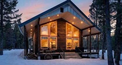 Cabin on The Rocks | Luxe Cabin w/ Hot Tub, Game Room, Frisbee Golf!