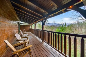 Terrace/patio - Lookout Lodge: Views, Hot Tub, Games, 4 Fireplaces (Gatlinburg)