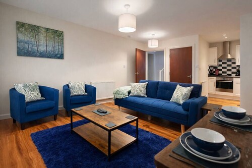 Montrose Town Retreat-2BR modern, cosy, prime area