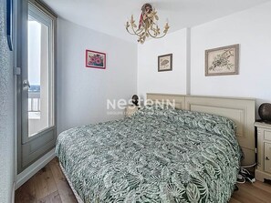 Room - Charming apartment with lake view at Paul Emile (Le Grau-du-Roi)
