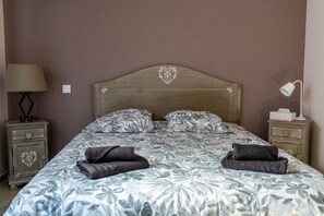 Room - Villa Soléa • Piscine privée •Clim•8 pers •Canohès (Canohès)