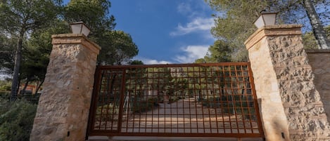 Enceinte de lâhĂ©bergement