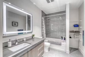 Soap - Sunny Retreat Calgary . Free underground parking (Calgary)