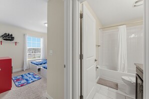 House - Amazing Home 14 Guests Pool Steps to Clubhouse (Kissimmee)
