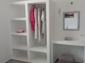 Interior - Villa Hydrissa, Private Pool, Spacious Furnished Terrace, Naxos (Naxos)