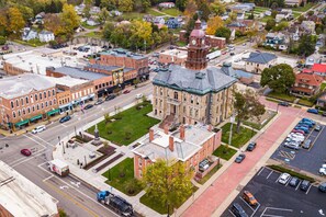 Aerial view - Downtown Millersburg spacious open flat(Rosie) (Millersburg)