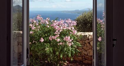 Villa Rheline, Divine Sea Views, Private Pool, Spacious Furnished Terrace,.