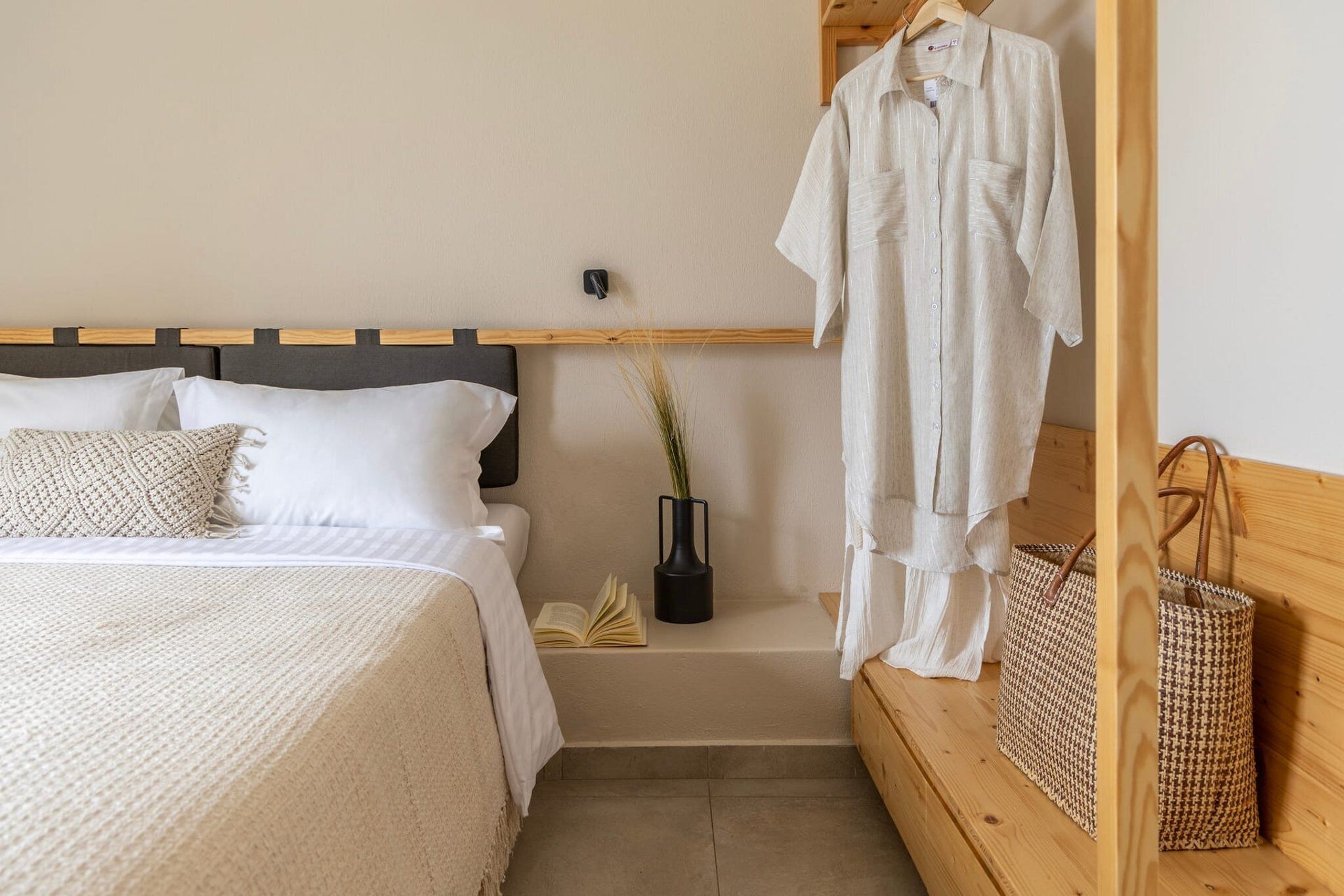 2 bedrooms, in-room safe, iron/ironing board, free WiFi