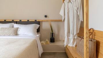 2 bedrooms, in-room safe, iron/ironing board, free WiFi