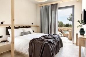 2 bedrooms, in-room safe, iron/ironing board, free WiFi