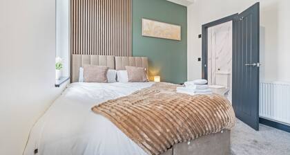 Contractor-Friendly 11-Bed Ensuite Accommodation | Ashton-under-Lyne Manchester