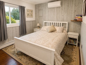 2 slaapkamers, een strijkplank/strijkijzer, gratis wifi, beddengoed